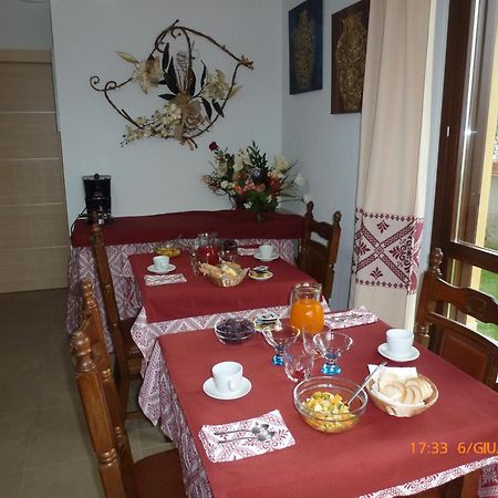 Emozioni d'estate Bed & Breakfast Pula Exterior foto
