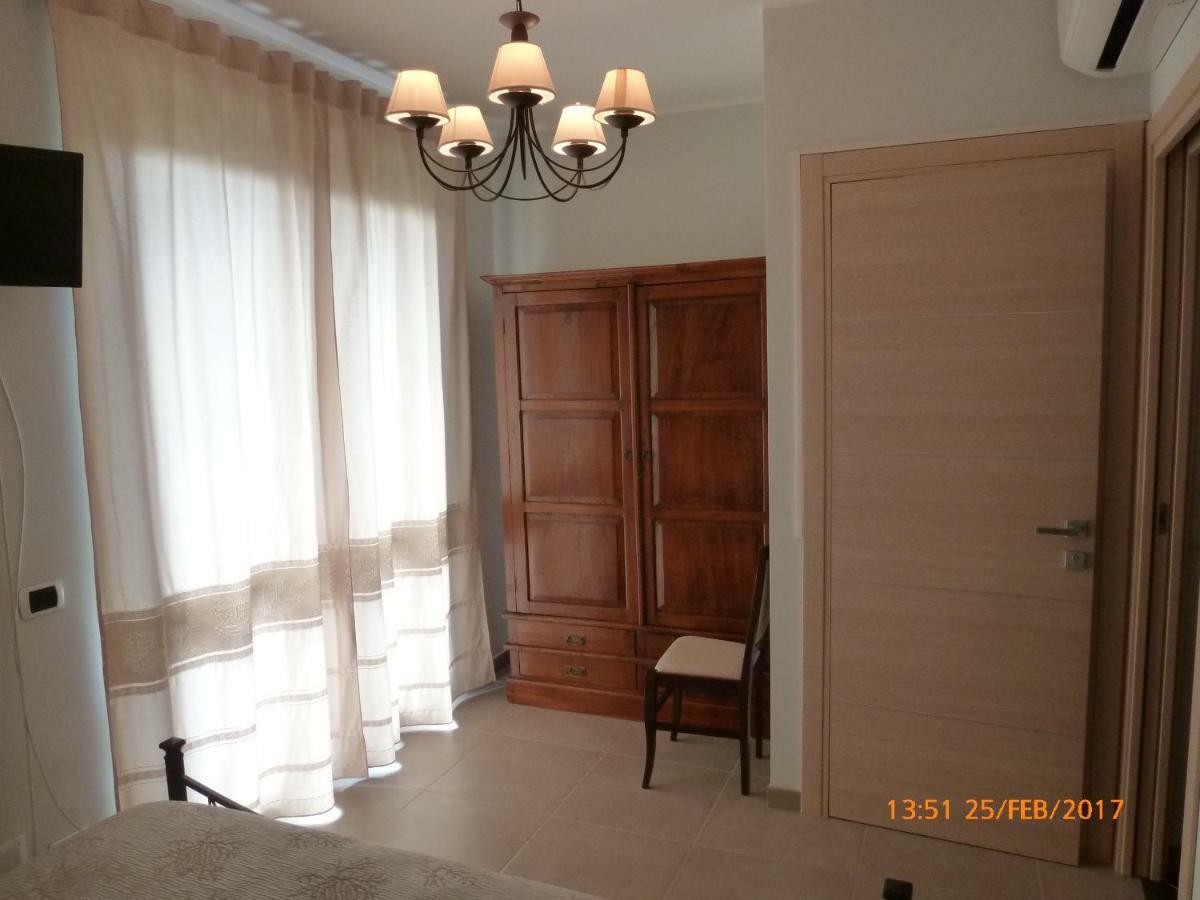 Emozioni d'estate Bed & Breakfast Pula Exterior foto