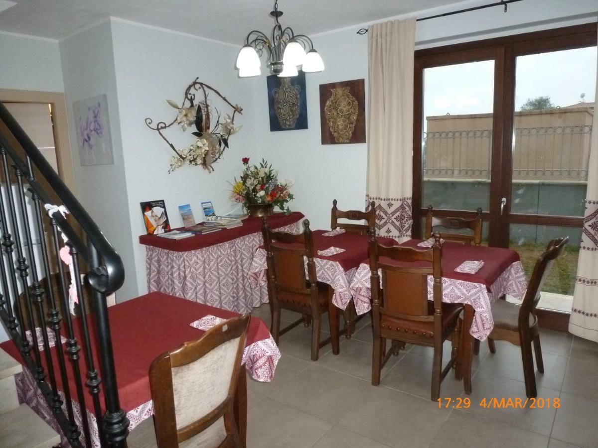 Emozioni d'estate Bed & Breakfast Pula Exterior foto