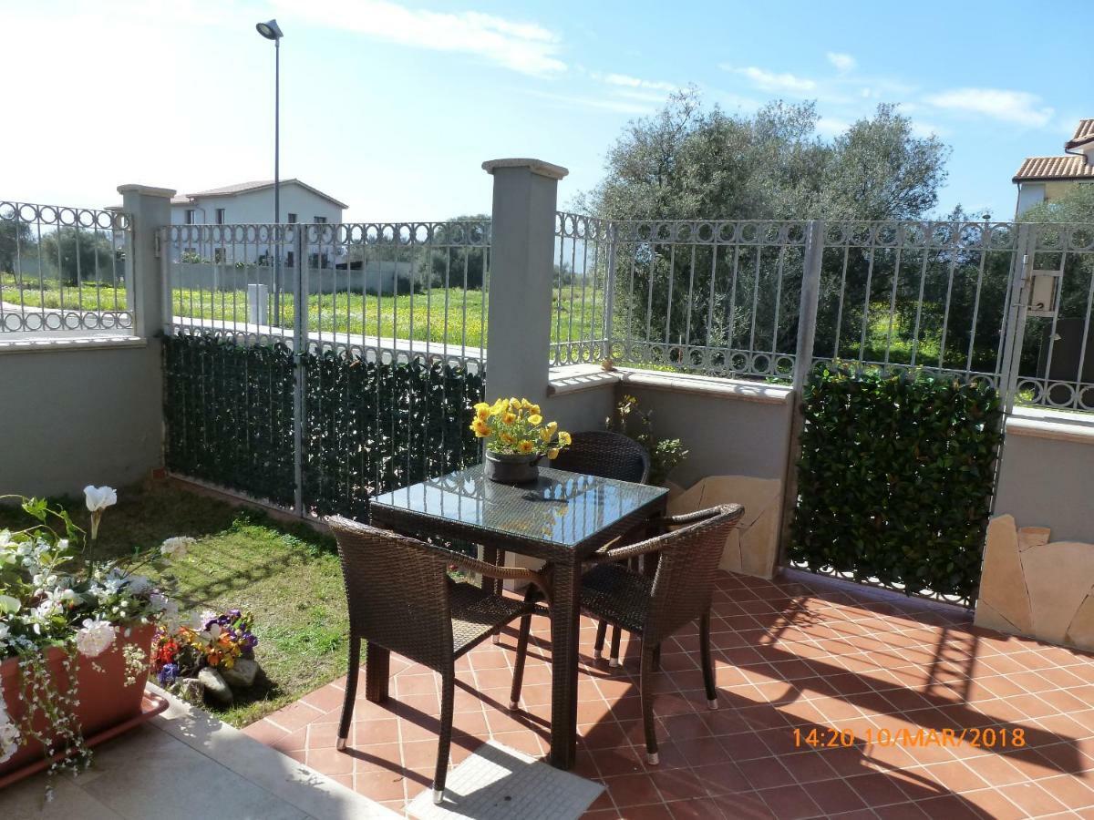Emozioni d'estate Bed & Breakfast Pula Exterior foto