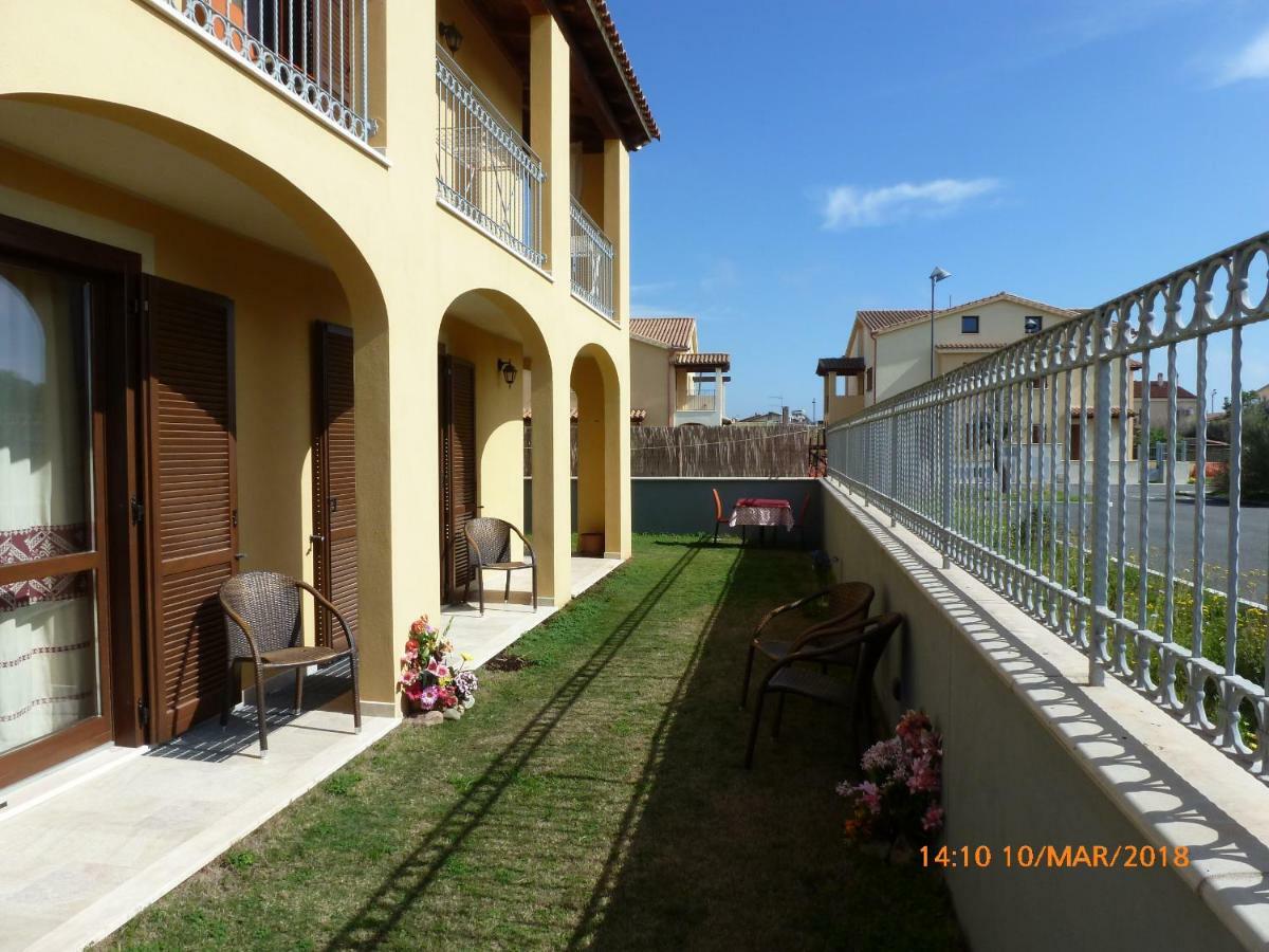 Emozioni d'estate Bed & Breakfast Pula Exterior foto