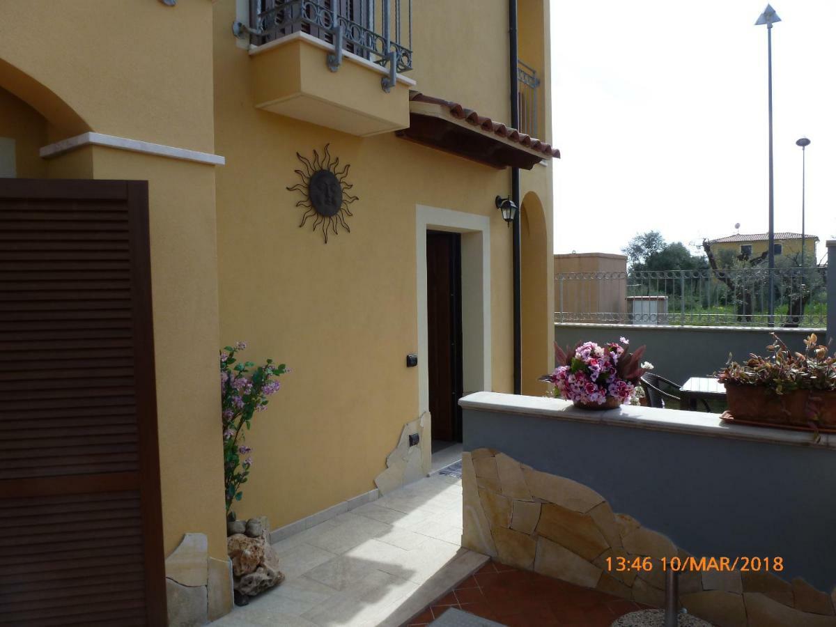 Emozioni d'estate Bed & Breakfast Pula Exterior foto
