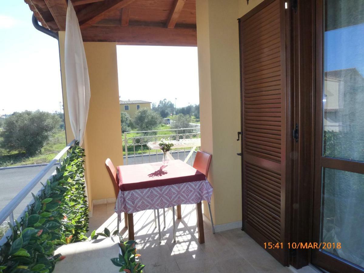 Emozioni d'estate Bed & Breakfast Pula Exterior foto