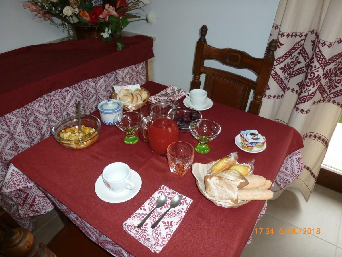 Emozioni d'estate Bed & Breakfast Pula Exterior foto